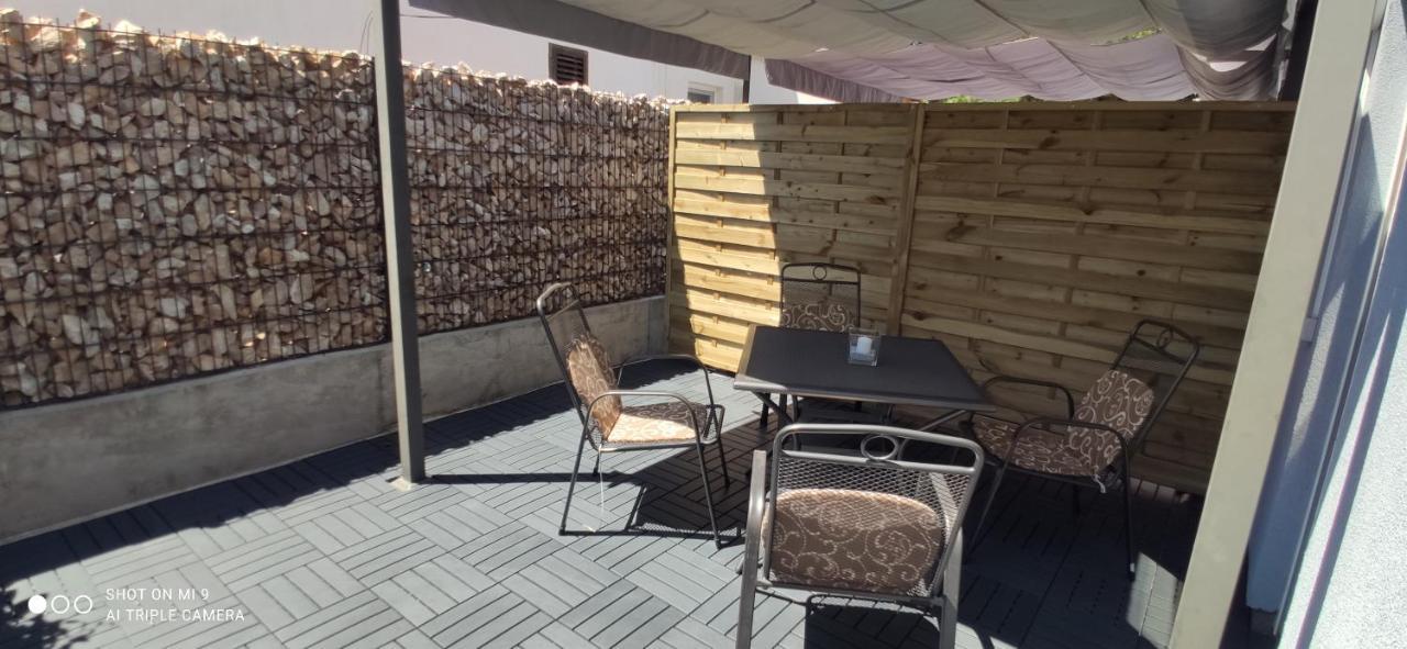 Apartmani Ab Pirovac Zewnętrze zdjęcie