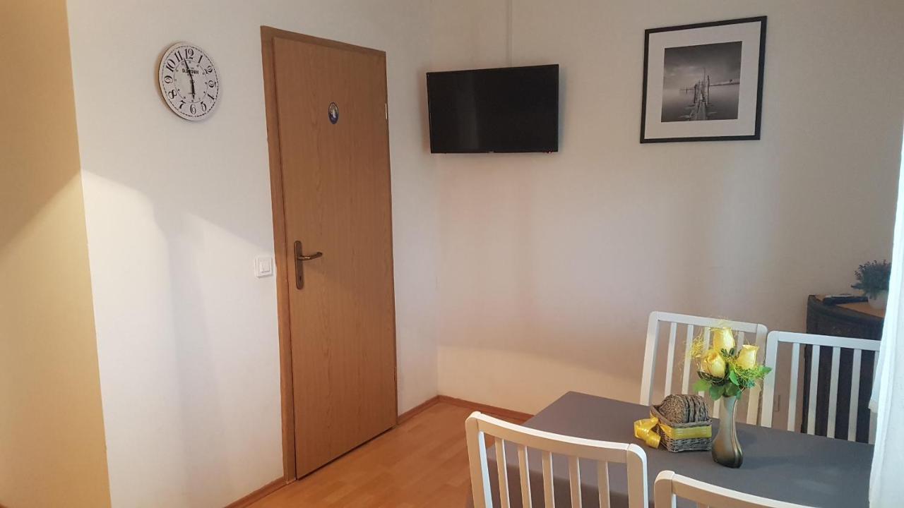 Apartmani Ab Pirovac Zewnętrze zdjęcie